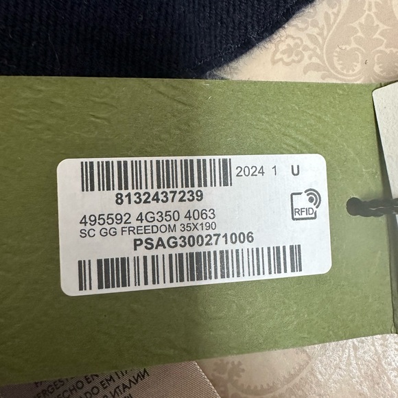 NWT Gucci Large Logo Scarf Wrap Bag With Box - Picture 9 of 10